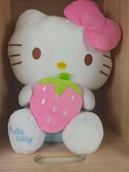 Hello Kitty Plüschtier mit Erdbeere – Kuschelig & Süß